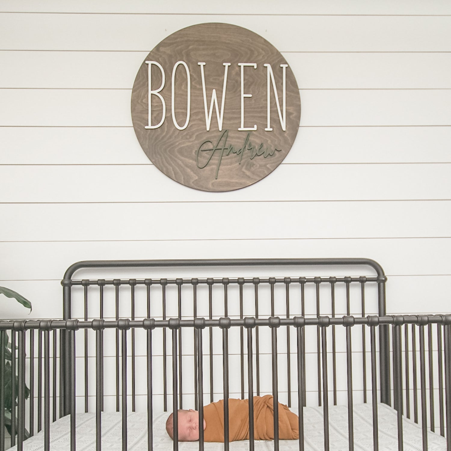Bowen Andrew Round Name Sign – Hickory Hollow Designs